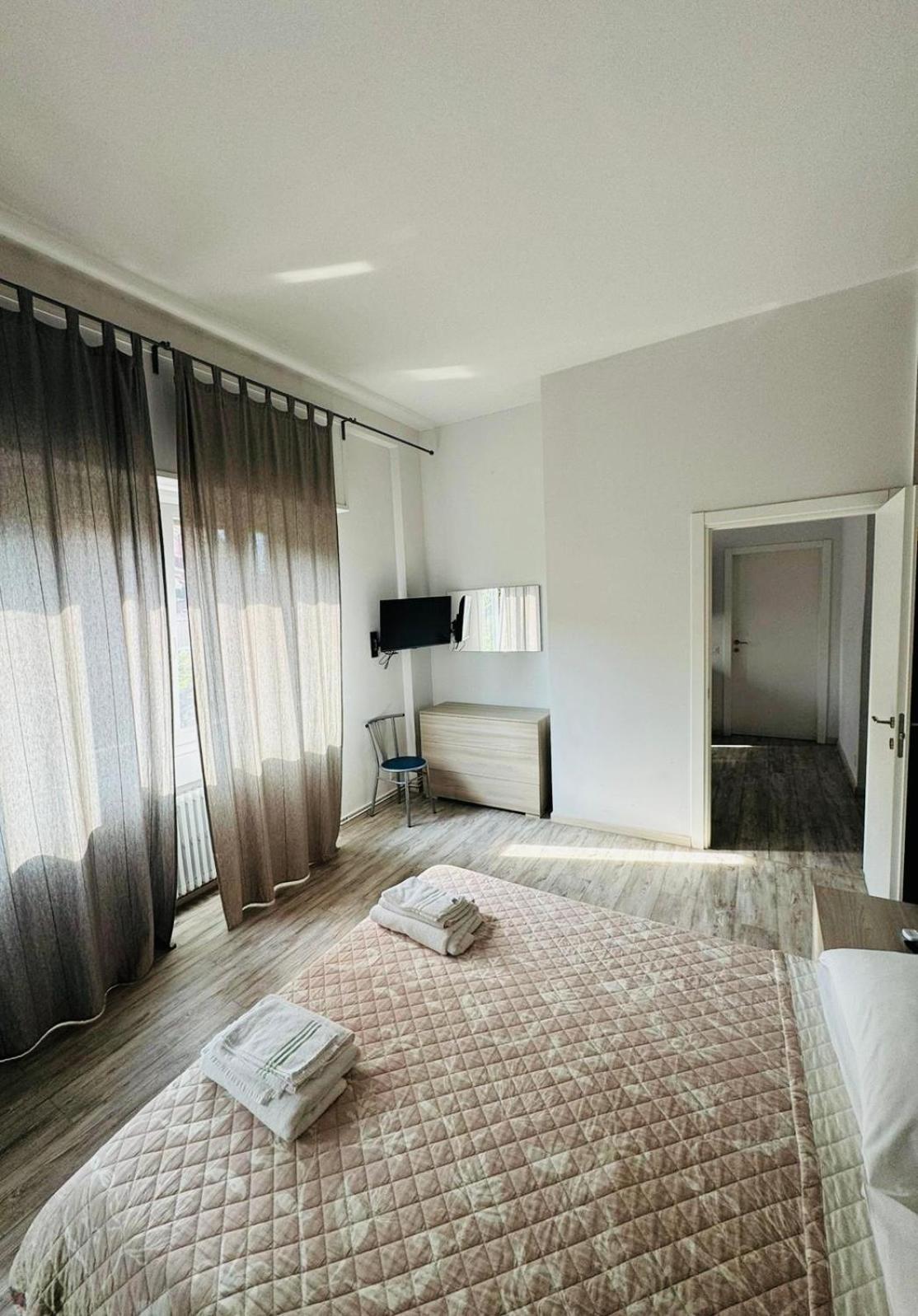 Hotel Ristorante Sbranetta Rozzano Kültér fotó