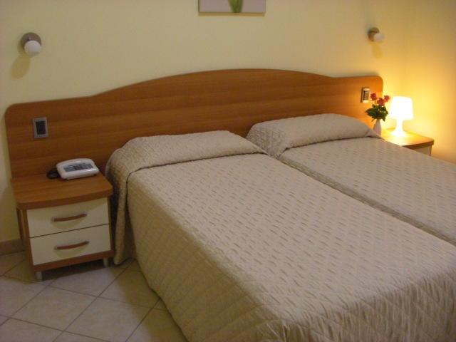 Hotel Ristorante Sbranetta Rozzano Szoba fotó