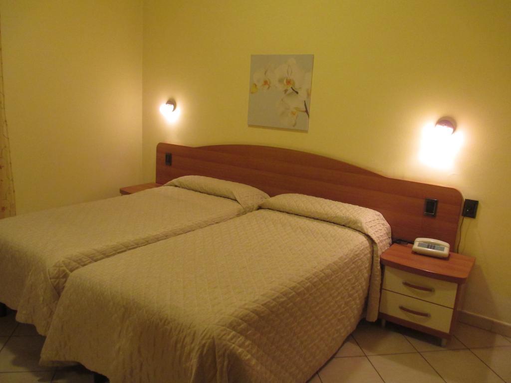 Hotel Ristorante Sbranetta Rozzano Szoba fotó